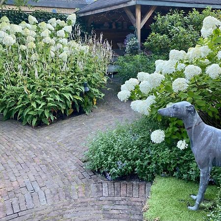 ラーレン Maison De Sas Bed & Breakfast エクステリア 写真