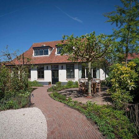 ラーレン Maison De Sas Bed & Breakfast エクステリア 写真