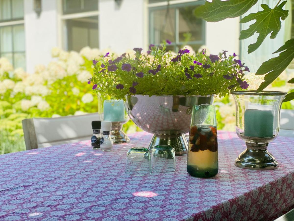 ラーレン Maison De Sas Bed & Breakfast エクステリア 写真