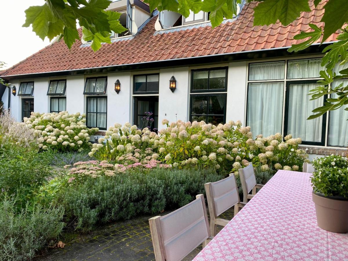 ラーレン Maison De Sas Bed & Breakfast エクステリア 写真