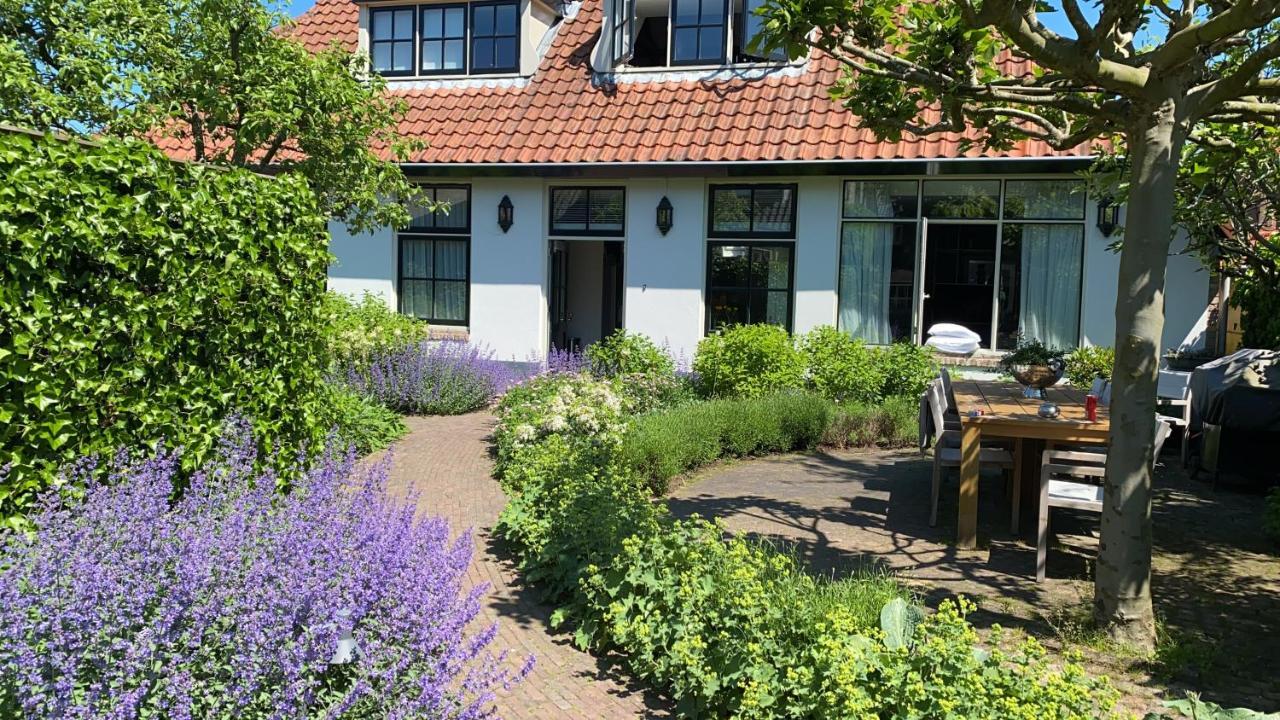 ラーレン Maison De Sas Bed & Breakfast エクステリア 写真