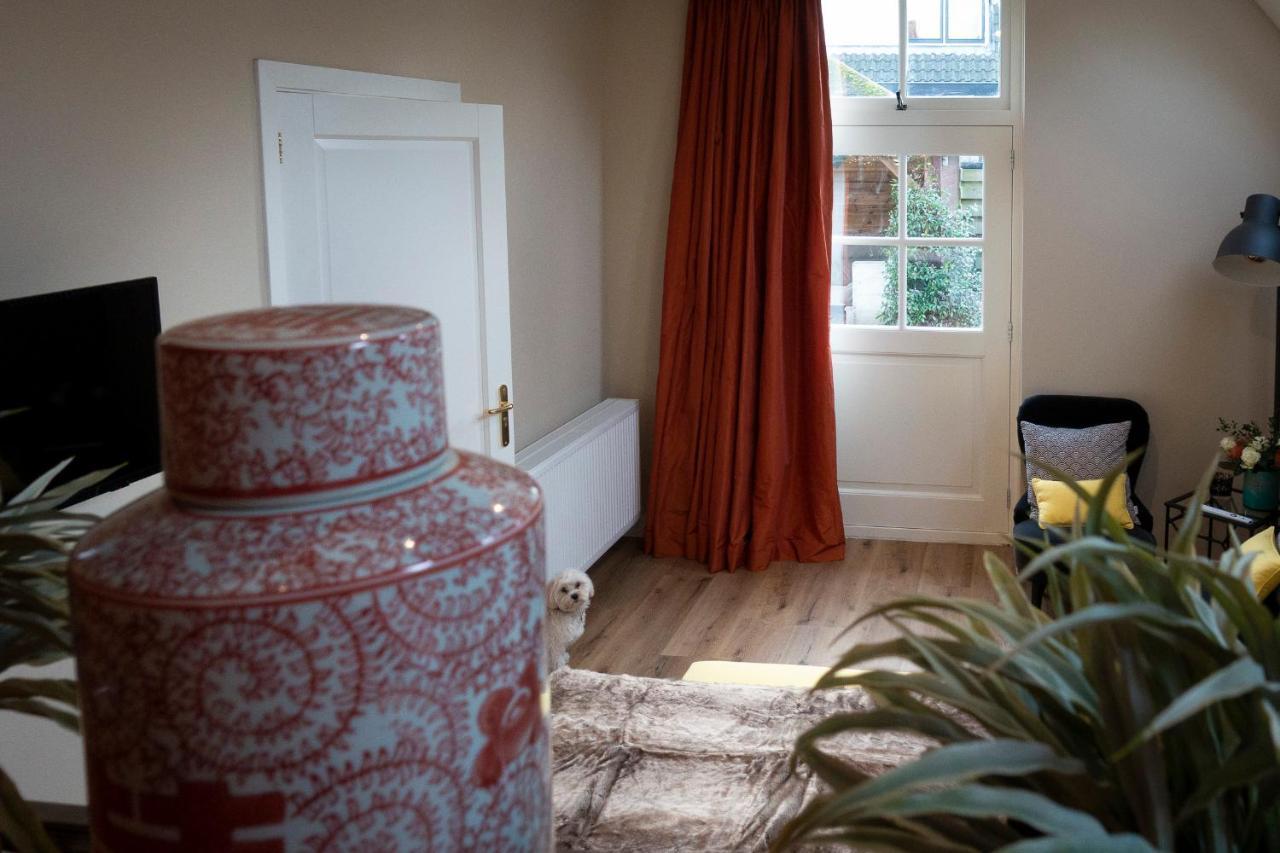 ラーレン Maison De Sas Bed & Breakfast エクステリア 写真