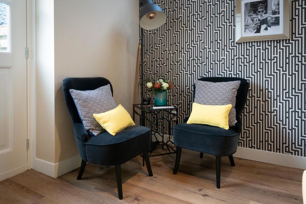 ラーレン Maison De Sas Bed & Breakfast エクステリア 写真