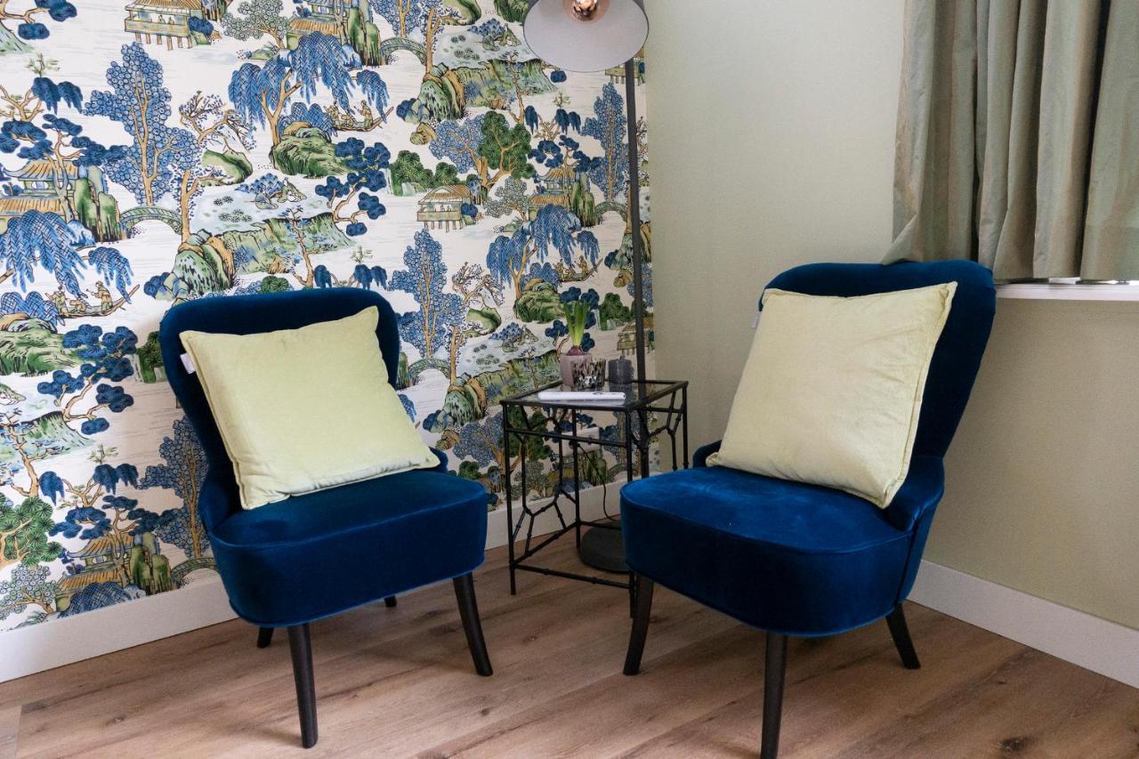 ラーレン Maison De Sas Bed & Breakfast エクステリア 写真