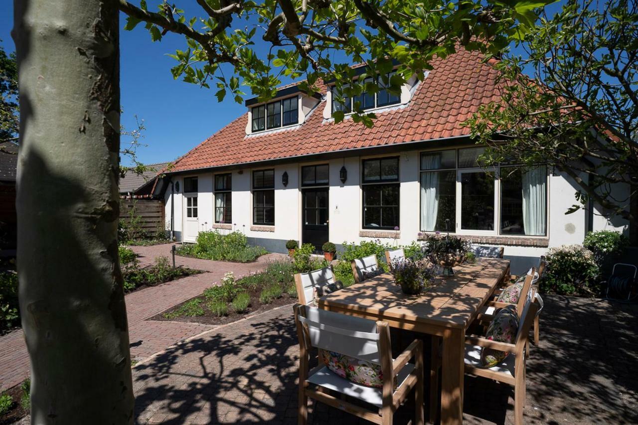 ラーレン Maison De Sas Bed & Breakfast エクステリア 写真